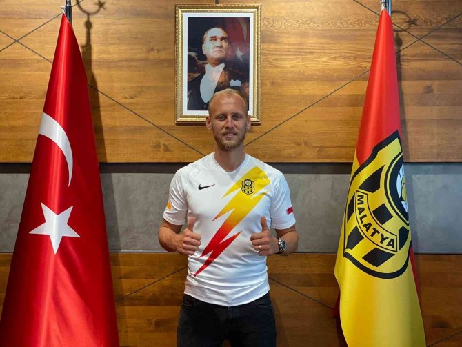 Semih Kaya Futbolu Bıraktığını Açıkladı