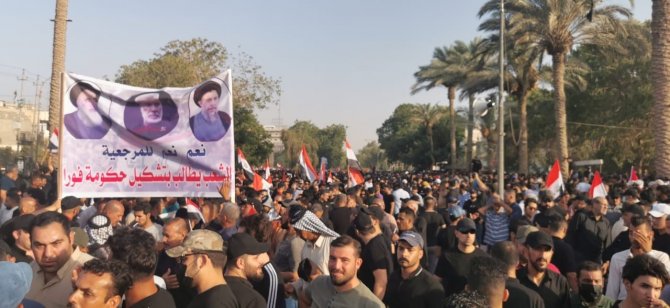 Irak’ta Koordinasyon Grubu Ve Sadr Grubu Destekçilerinden Karşılıklı Protesto