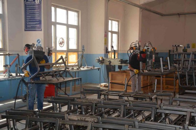 Şırnak’ta Fabrika Gibi Okul: 3 Milyon Ciro Elde Etti