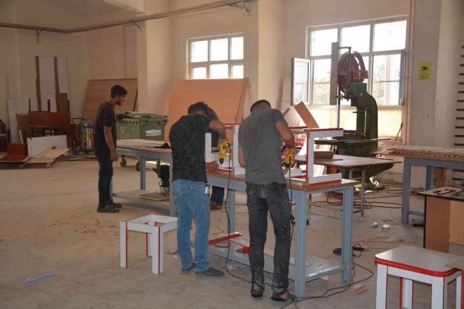 Şırnak’ta Fabrika Gibi Okul: 3 Milyon Ciro Elde Etti