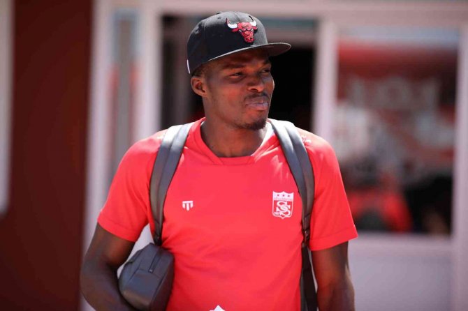 Sivasspor Kafilesi Adana’ya Gitti