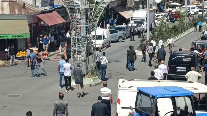 Taşlıçay’da Çarşı Ortasında Kavga