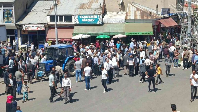 Taşlıçay’da Çarşı Ortasında Kavga