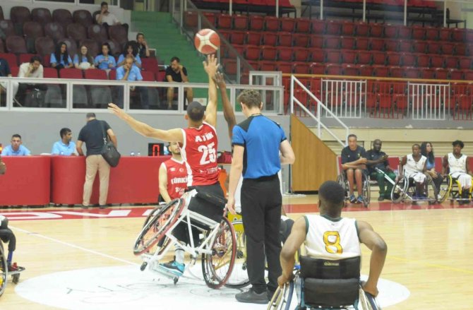 Yalova’da Uluslararası 23 Yaş Altı Tekerlekli Sandalye Basketbol Turnuvası Başladı