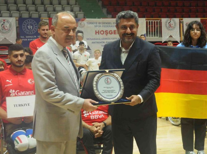 Yalova’da Uluslararası 23 Yaş Altı Tekerlekli Sandalye Basketbol Turnuvası Başladı