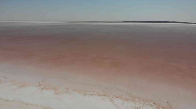 Tuz Gölü Pembe Renge Büründü