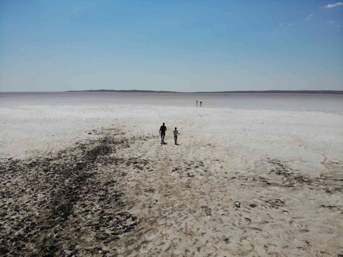 Tuz Gölü Pembe Renge Büründü