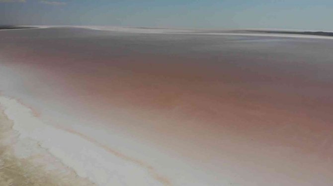 Tuz Gölü Pembe Renge Büründü