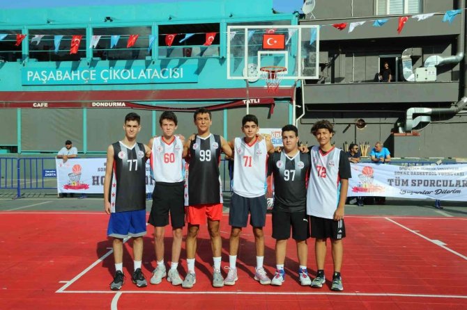 Ümraniye’de 3x3 Sokak Basketbolu Turnuvası Nefes Kesti