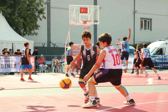 Ümraniye’de 3x3 Sokak Basketbolu Turnuvası Nefes Kesti