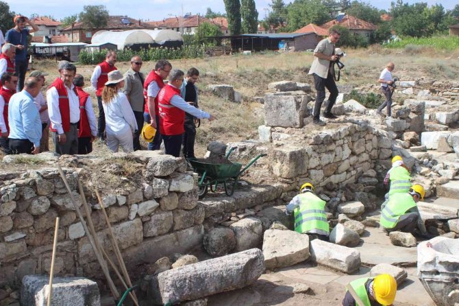 Uşak’ta 7 Bin Yıllık Tarihi Gün Yüzüne Çıkartılıyor