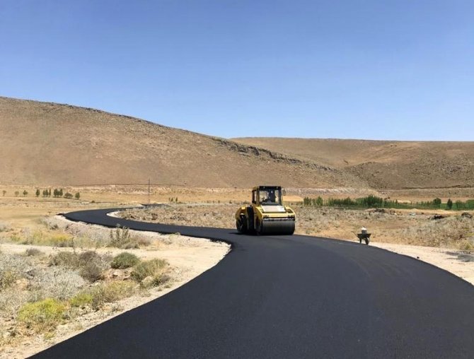 Muradiye’de Yol Asfaltlama Çalışması