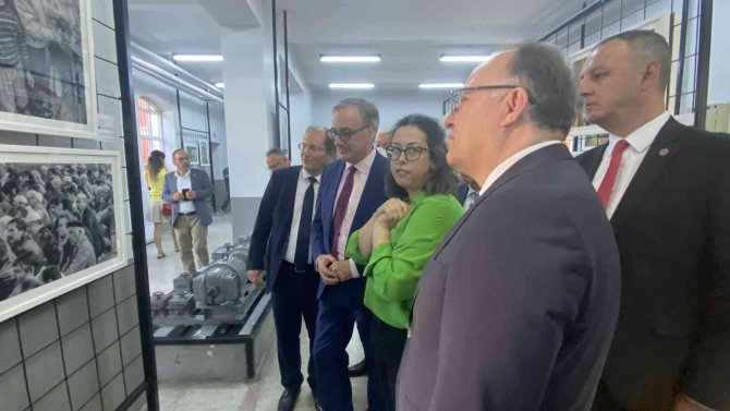 ‘Biz Buralıyız’ Sergisi Açıldı