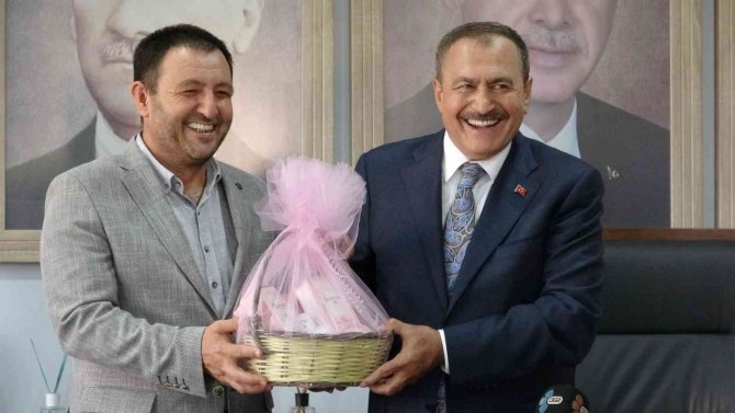 Eski Bakan Eroğlu: " Isparta’ya 16 Bal Ormanı İçin Çalışma Yapıyoruz"