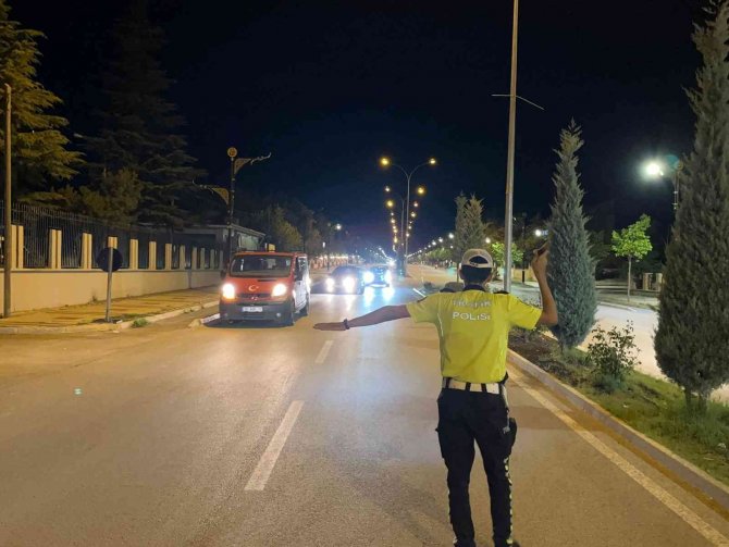 Bolvadin Polisinden Sürücülere Yönelik Gece Denetimi