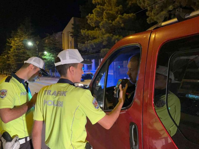 Bolvadin Polisinden Sürücülere Yönelik Gece Denetimi
