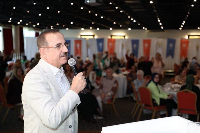 İ̇zmir’de Ak Kadın Zirvesi