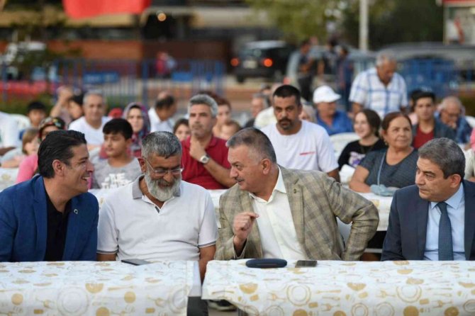Vali Yazıcı,döşemealtı’nda Aşure Lokması Etkinliğine Katıldı
