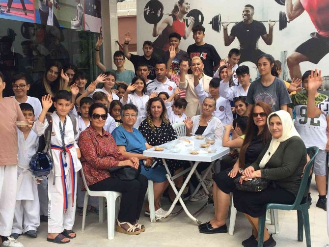 Mamaklı Tekvandocular Aşure Etkinliğinde Buluştu