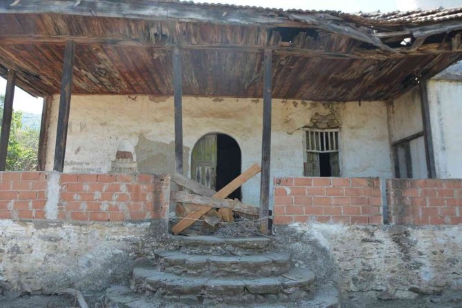 Bu Görüntüler Milli Mücadele Kahramanı Demirci Efe’nin Kemiklerini Sızlatır