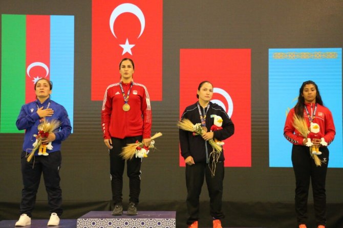 Barü Mezunu Buse Tosun Çavuşoğlu’ndan Altın Madalya