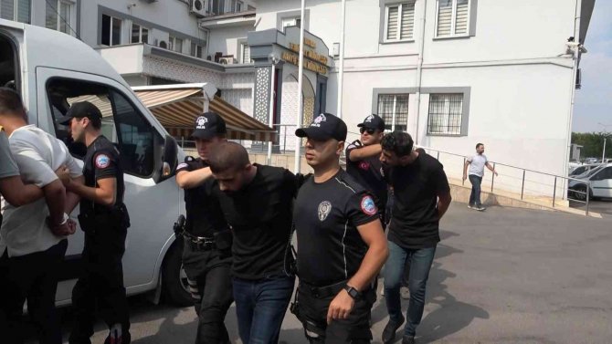 Gece Kulübü Önündeki Cinayet Kamerada...zanlılar Bağ Evinde Yakalandı