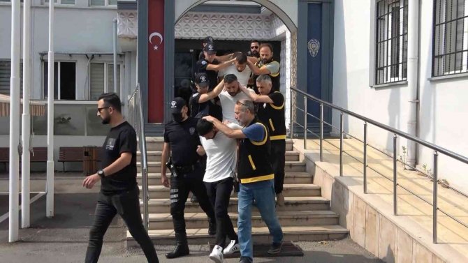 Gece Kulübü Önündeki Cinayet Kamerada...zanlılar Bağ Evinde Yakalandı