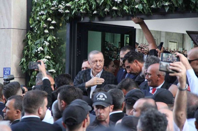Cumhurbaşkanı Erdoğan’a Vatandaşlardan Sevgi Seli