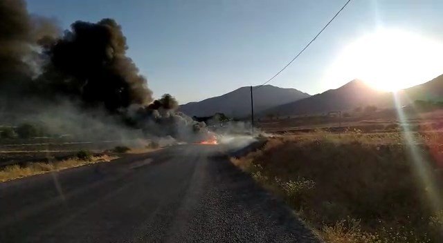 Seyir Halindeki Pikap Alev Topuna Döndü