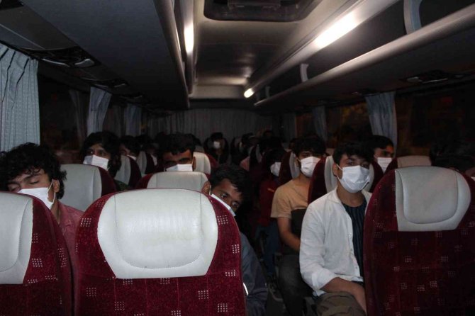 Iğdır’da 906 Afganistanlı Göçmen Ülkelerine Gönderildi