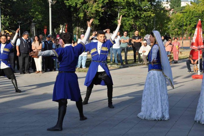 Kars ‘1. Altın Eller Geleneksel El Sanatları Festivali’ Başladı