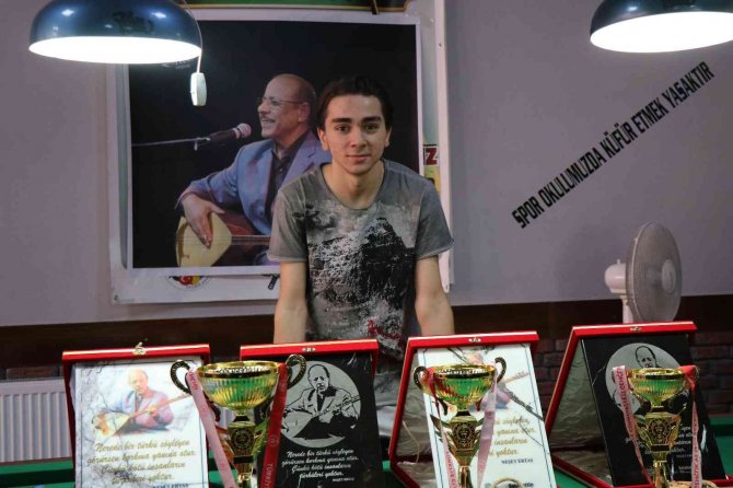 Neşet Ertaş Adına Düzenlenen Bilardo Turnuvası Başladı
