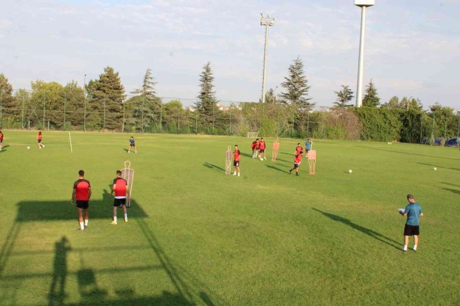 Eskişehirspor Yeni Sezonda Da Genç Futbolcular İle Mücadele Edecek