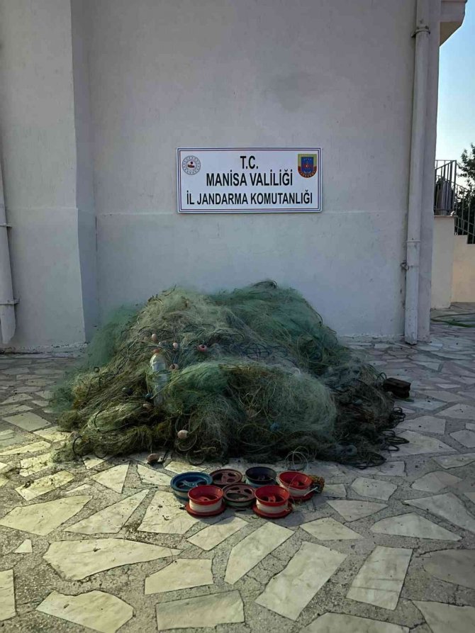 Manisa’da Jandarma Kaçak Avcılara Geçit Vermedi