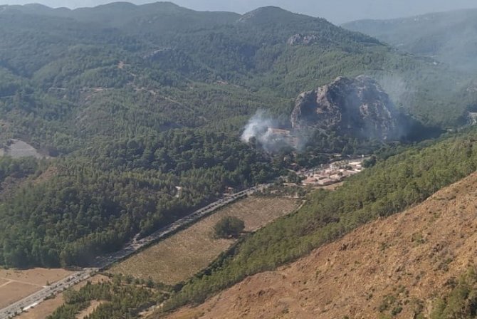 Orman Ekipleri Göz Doldurdu, Alevler Kısa Sürede Kontrol Altına Alındı