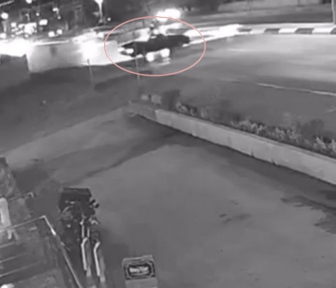 Kazaya Karıştı, Hiçbir Şey Olmamış Gibi Yoluna Devam Etti