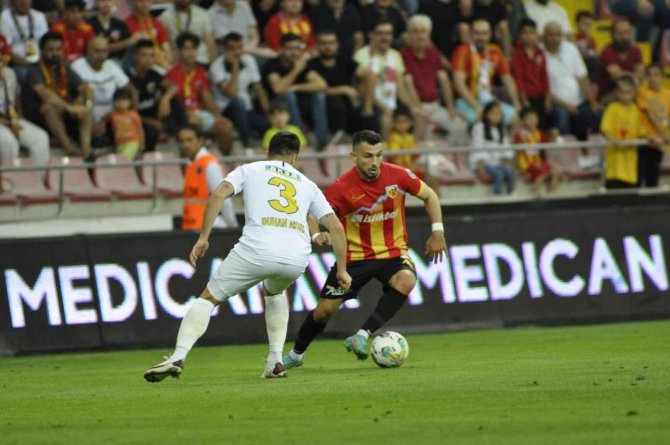 Spor Toto Süper Lig: Kayserispor: 1 - İ̇stanbulspor: 0 (İ̇lk Yarı)