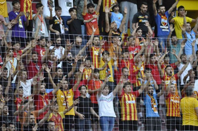 Spor Toto Süper Lig: Kayserispor: 1 - İ̇stanbulspor: 0 (İ̇lk Yarı)