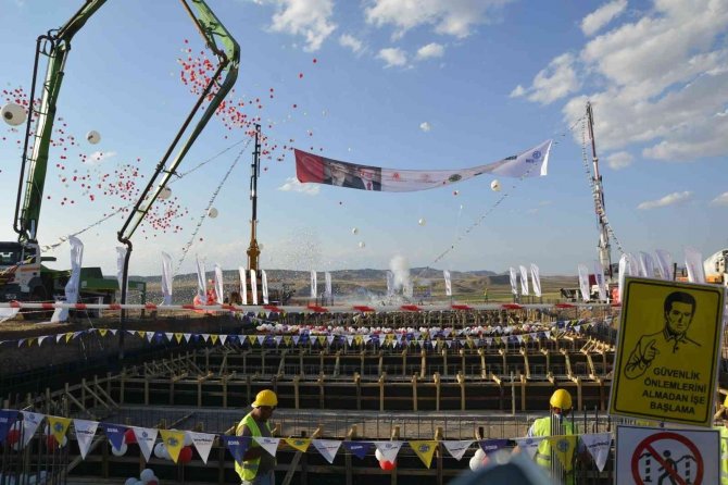 Cumhurbaşkanı Erdoğan’ın Katılımıyla 6 Milyon Tl Yatırıma Sahip Fabrikanın Temeli Atıldı