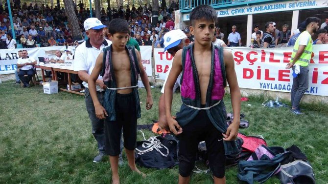 Hatay’da Geleneksel Yayladağı Kültür Ve Aba Güreşi Türkiye Şampiyonası Düzenlendi