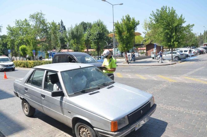Uşak’ta Bin 229 Sürücüye Para Cezası Kesildi