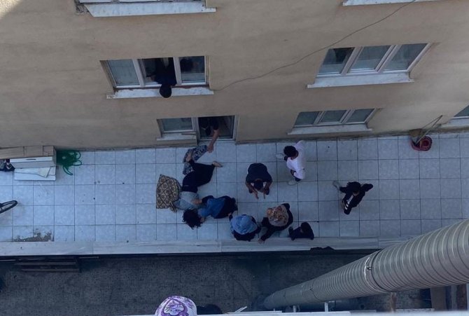 Kocasının Kurşunlarından Kaçan Kadın Ölüme Atladı