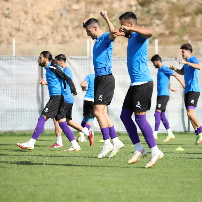 Afyonspor Çalışmalarını Çift Antrenmanla Sürdürüyor