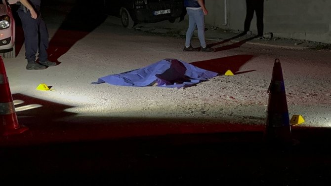 Antalya’da Kadın Cinayeti: Boşanma Aşamasındaki Eşini Sokak Ortasında Silahla Öldürdü