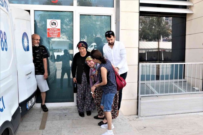 Boşanma Aşamasındaki Eşini Çocuklarının Gözünün Önünde Öldürmüş
