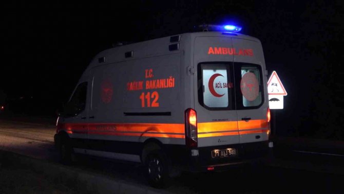 Kırıkkale’de İki Otomobil Çarpıştı: Aynı Aileden 5 Kişi Yaralandı