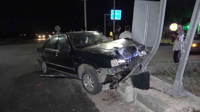 Kırıkkale’de İki Otomobil Çarpıştı: Aynı Aileden 5 Kişi Yaralandı