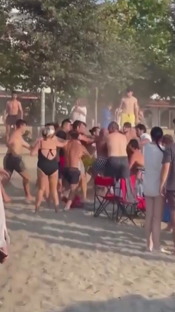 Sahilde Kavga Çıktı, O Anlar Kamerada