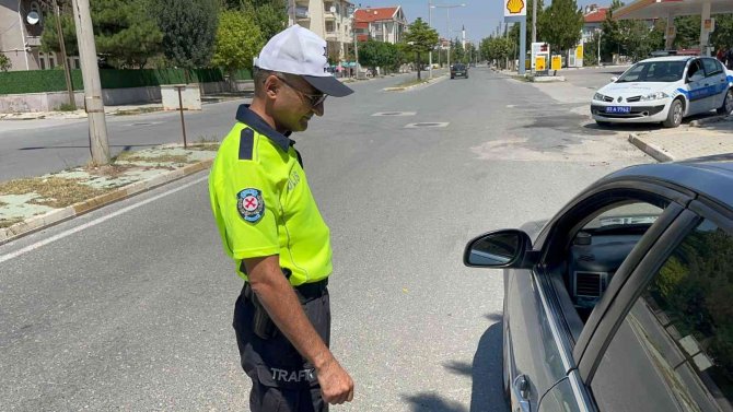 Bolvadin’de Gece Yapılan Trafik Denetimleri Gündüzde Sürüyor