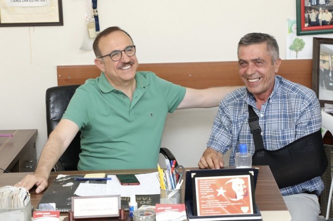 Başkan Sürekli, Karşıyakalı Gençlere İki Müjde Verdi